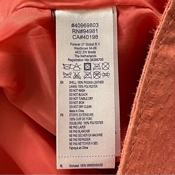 FOREVER 21 Suede Scalloped Shorts in Pink - Picture 5 of 5